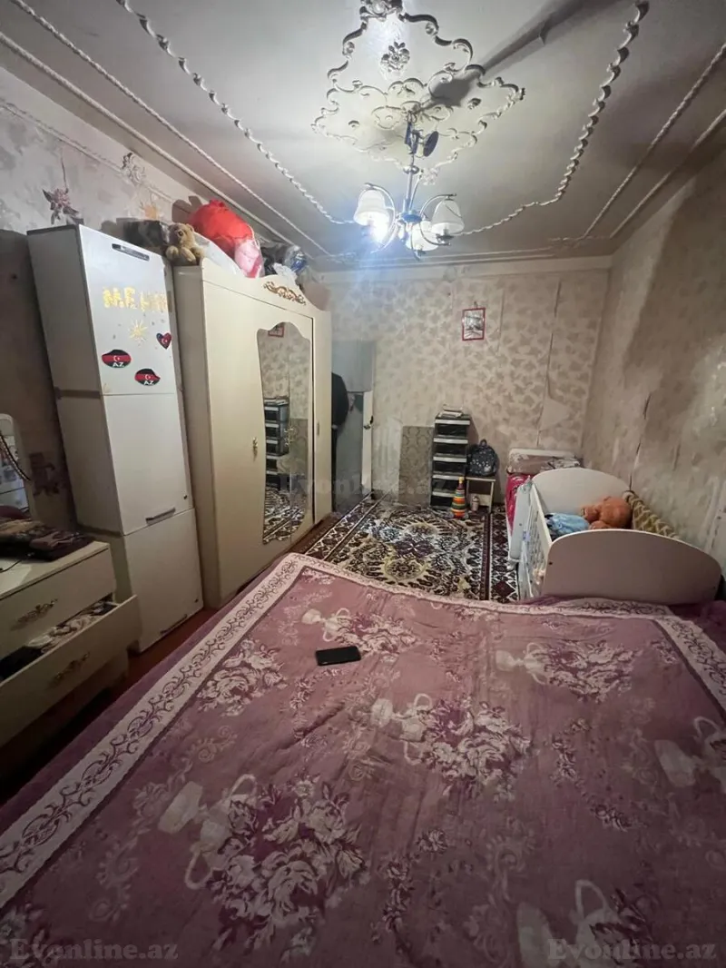 Satılır 4 otaqlı Mənzil Köhnə tikili 95 m² Bakıxanov