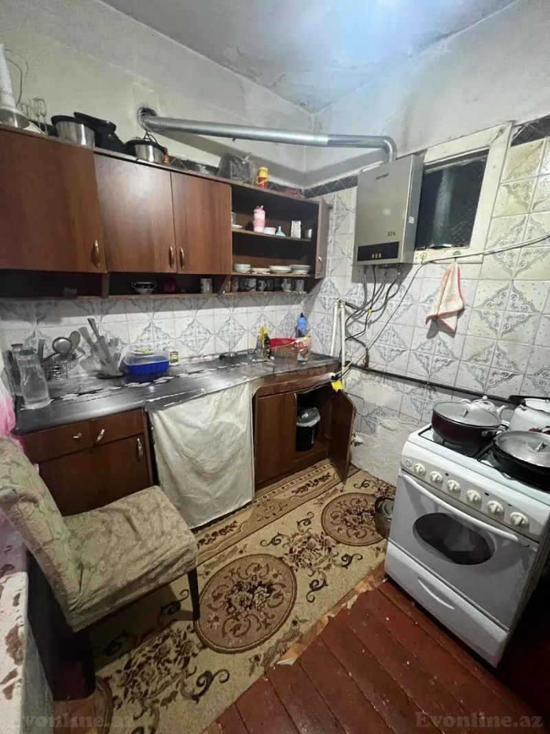 Satılır 4 otaqlı Mənzil Köhnə tikili 95 m² Bakıxanov - şəkil 2