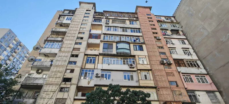 Satılır 3 otaqlı Mənzil Köhnə tikili 85 m² Yeni Günəşli