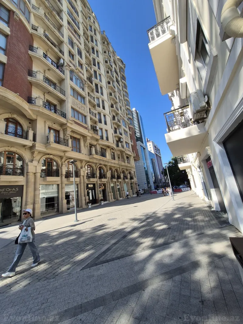 Satılır 3 otaqlı Mənzil Yeni tikili 188 m² Sahil m. - şəkil 2