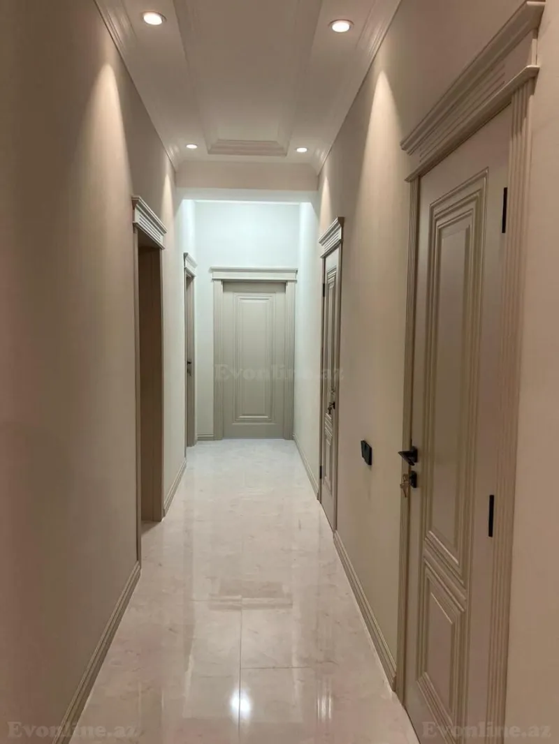 Satılır 4 otaqlı Mənzil Yeni tikili 195 m² Memar Əcəmi m.