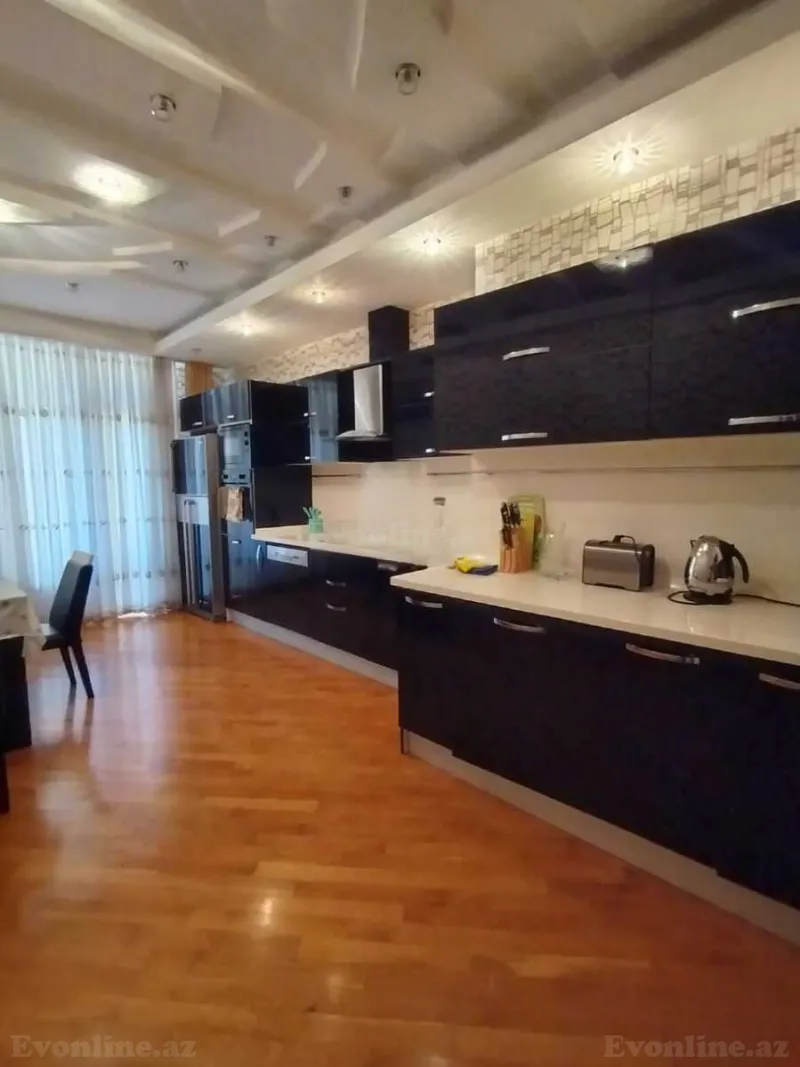 Kirayə verilir 3 otaqlı Mənzil Yeni tikili 200 m² Nəsimi r. - şəkil 10