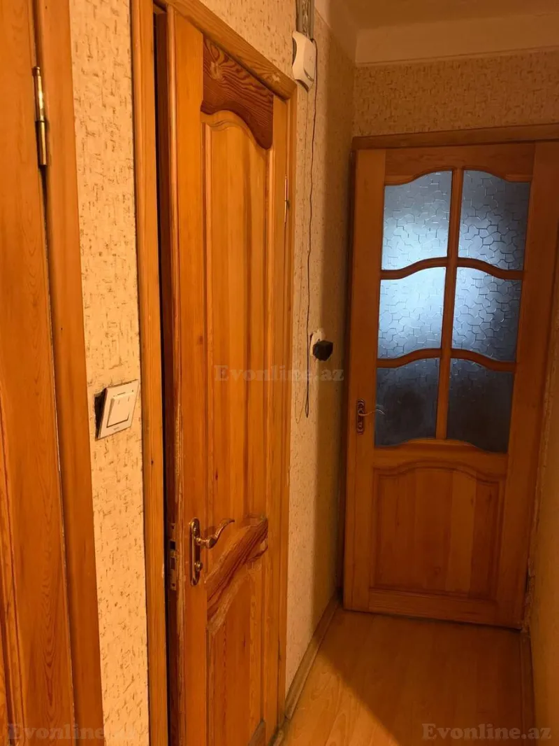Satılır 2 otaqlı Mənzil Köhnə tikili 52 m² İnşaatçılar m. - şəkil 2