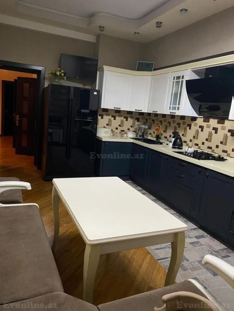 Satılır 3 otaqlı Mənzil Yeni tikili 155 m² İnşaatçılar m. - şəkil 3