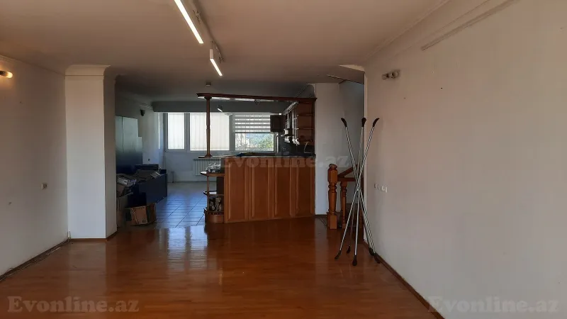 Kirayə verilir 5 otaqlı Mənzil Köhnə tikili 250 m² Sahil m. - şəkil 3