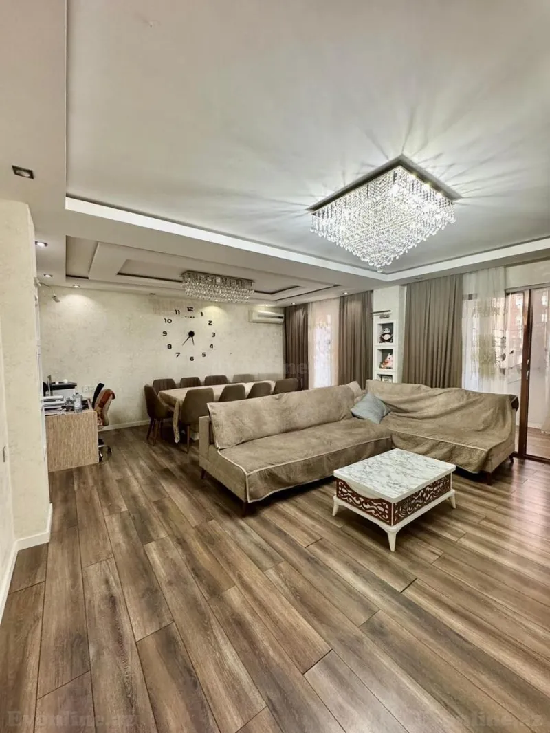 Satılır 4 otaqlı Mənzil Köhnə tikili 110 m² Yeni Yasamal - şəkil 2