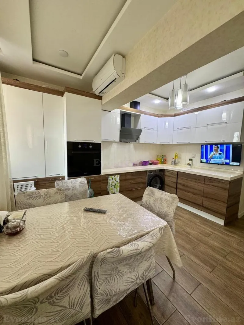 Satılır 4 otaqlı Mənzil Köhnə tikili 110 m² Yeni Yasamal - şəkil 3