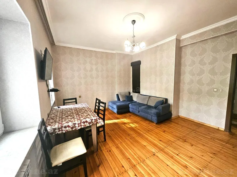 Satılır 3 otaqlı Mənzil Köhnə tikili 70 m² Nəsimi r. - şəkil 2