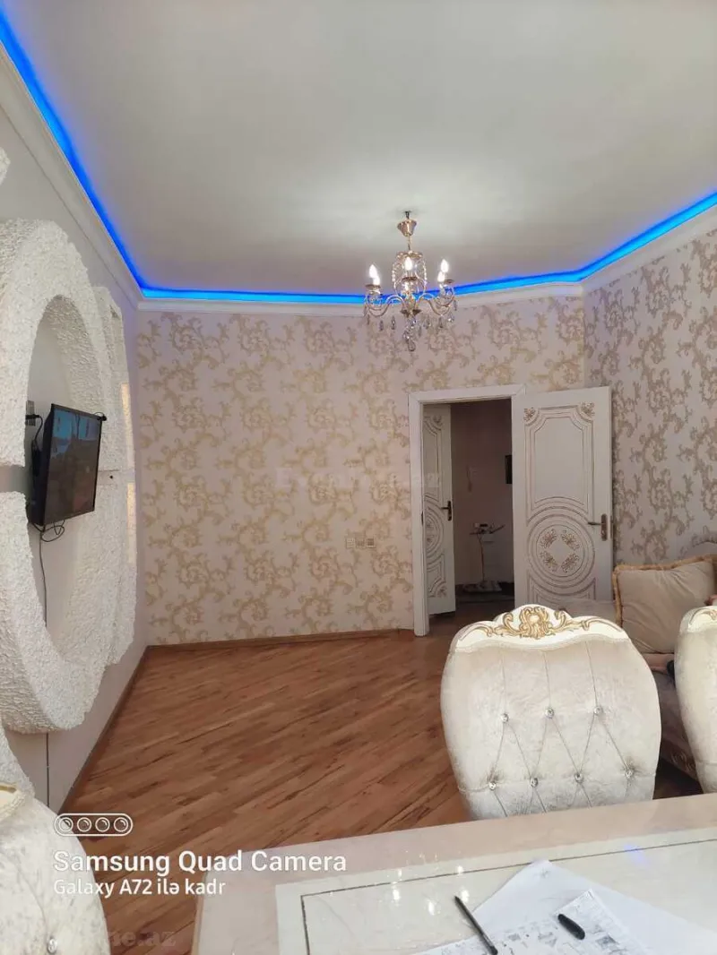 Kirayə verilir 3 otaqlı Mənzil Yeni tikili 130 m² İnşaatçılar m. - şəkil 2