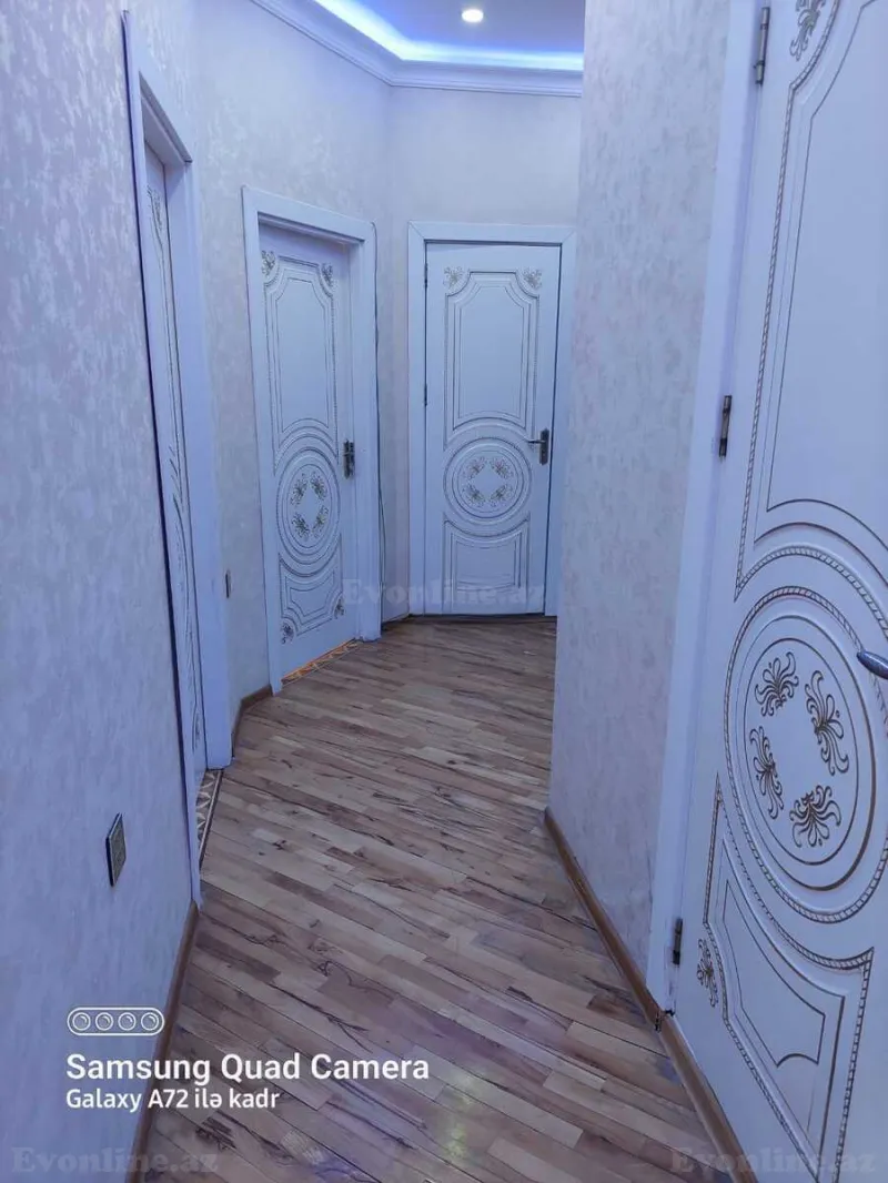 Kirayə verilir 3 otaqlı Mənzil Yeni tikili 130 m² İnşaatçılar m. - şəkil 9