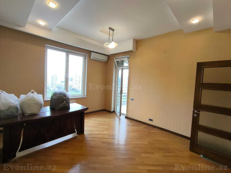 Satılır 3 otaqlı Mənzil Yeni tikili 212 m² 28 May m. - şəkil 6