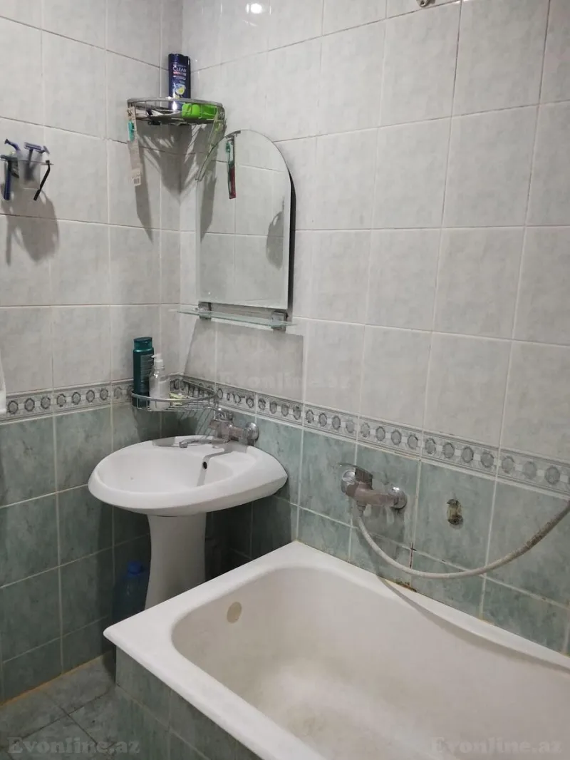 Kirayə verilir 2 otaqlı Mənzil Köhnə tikili 52 m² Memar Əcəmi m. - şəkil 11