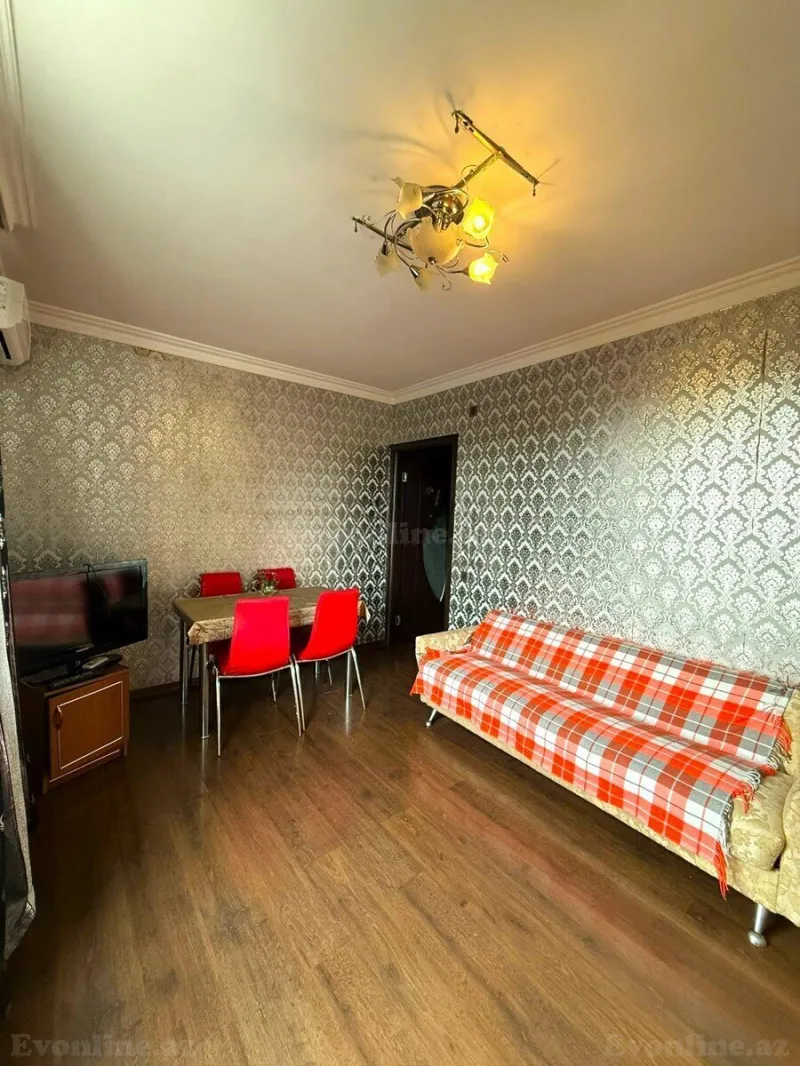 Satılır 2 otaqlı Mənzil Köhnə tikili 55 m² Bakıxanov - şəkil 2