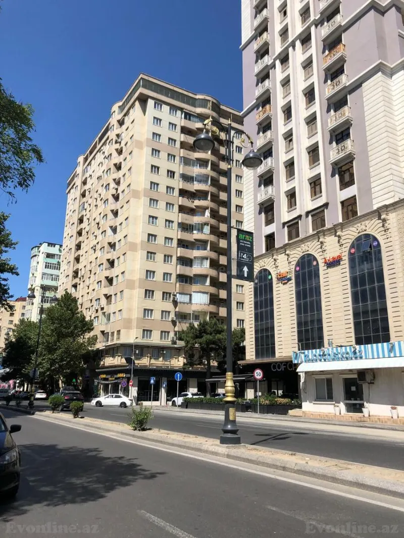 Satılır 2 otaqlı Mənzil Yeni tikili 85 m² 8 Noyabr m.