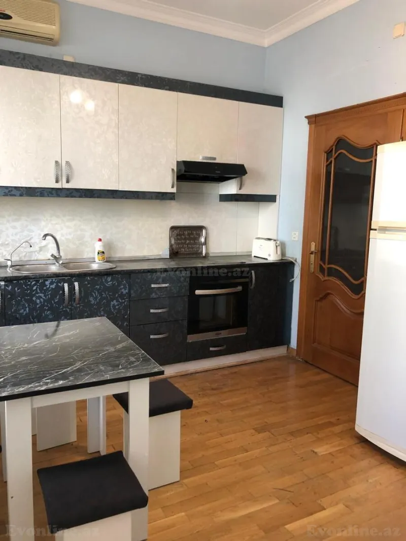 Satılır 2 otaqlı Mənzil Yeni tikili 85 m² 8 Noyabr m. - şəkil 4