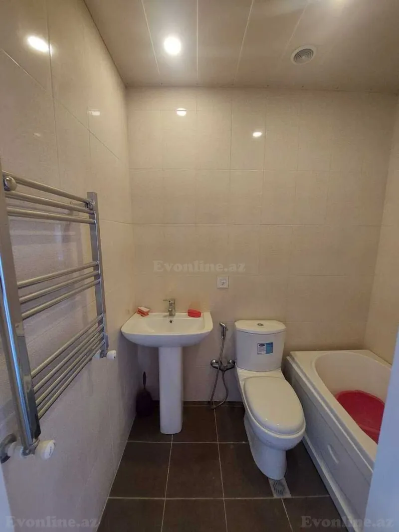 Kirayə verilir 2 otaqlı Mənzil Yeni tikili 80 m² İnşaatçılar m. - şəkil 16