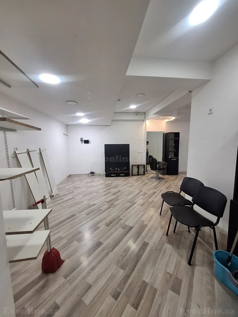 Obyekt 500 m² İnşaatçılar m. Kirayə verilir