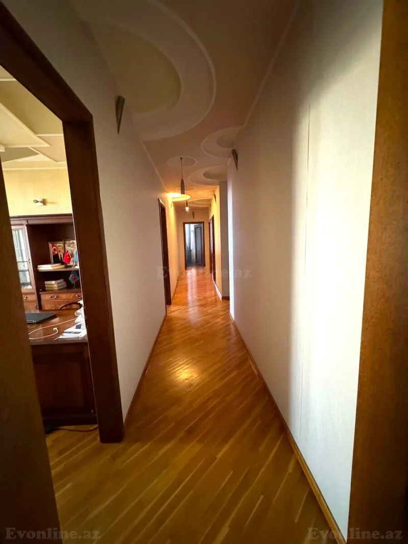 Satılır 5 otaqlı Mənzil Yeni tikili 245 m² 28 May m. - şəkil 9