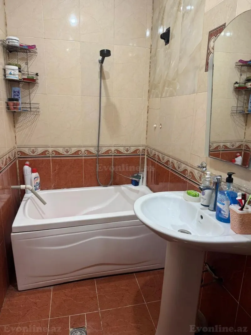 Satılır 2 otaqlı Mənzil Köhnə tikili 61 m² Əhmədli m. - şəkil 3