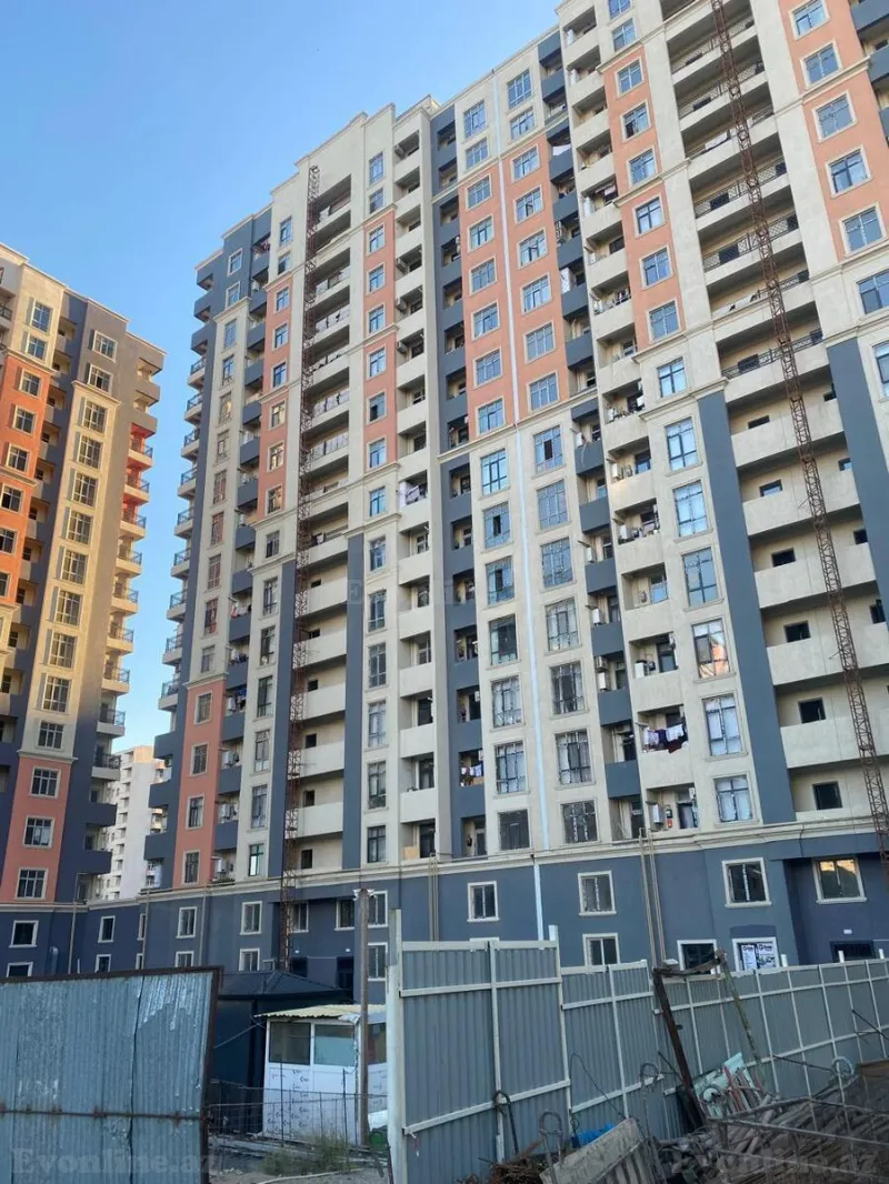 Satılır 2 otaqlı Mənzil Yeni tikili 76 m² Qara Qarayev m.
