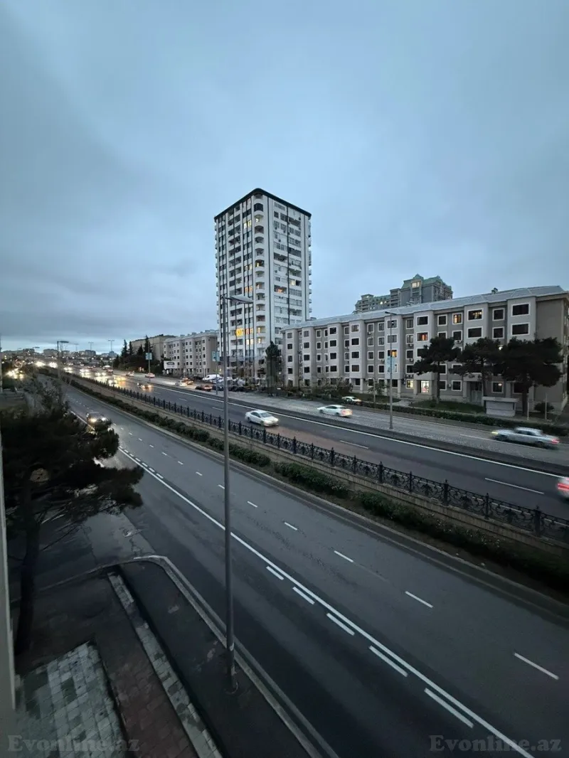 3 otaqlı Mənzil 75 m² 8-ci mikrorayon Kirayə verilir