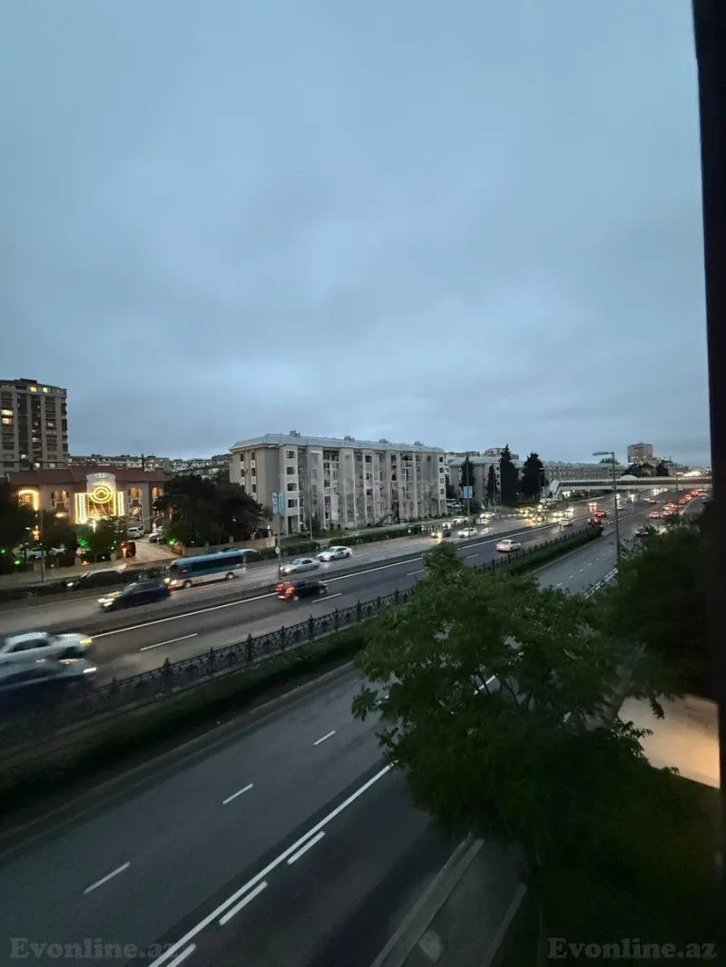 Kirayə verilir 3 otaqlı Mənzil Köhnə tikili 75 m² 8-ci mikrorayon - şəkil 2