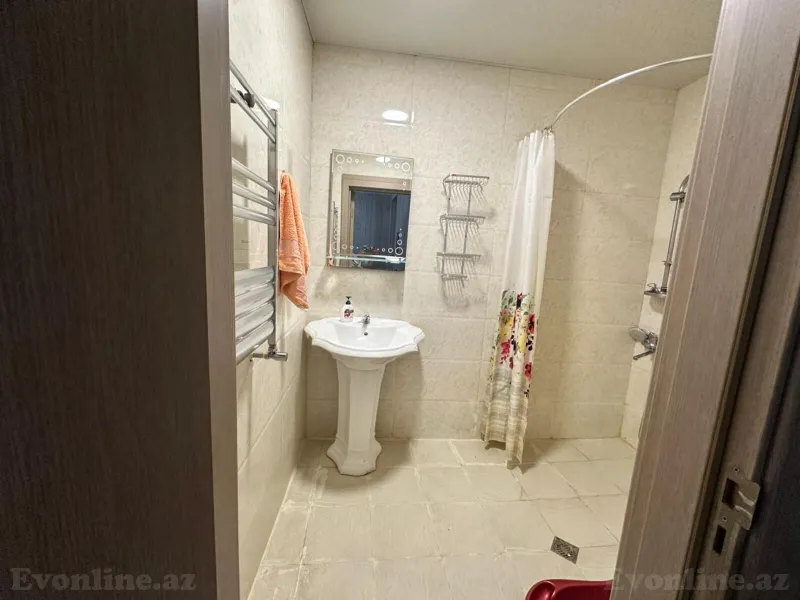 Kirayə verilir 2 otaqlı Mənzil Yeni tikili 90 m² Həzi Aslanov m. - şəkil 5