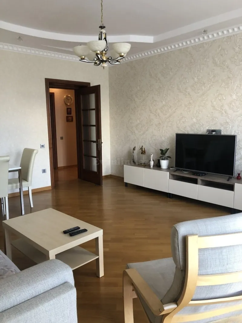 Kirayə verilir 2 otaqlı Mənzil Köhnə tikili 75 m² Nizami m. - şəkil 9
