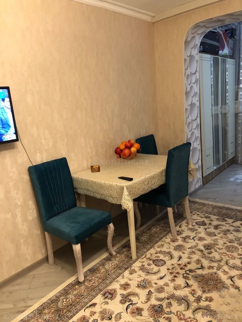 Kirayə verilir 1 otaqlı Mənzil Köhnə tikili 45 m² Neftçilər m.