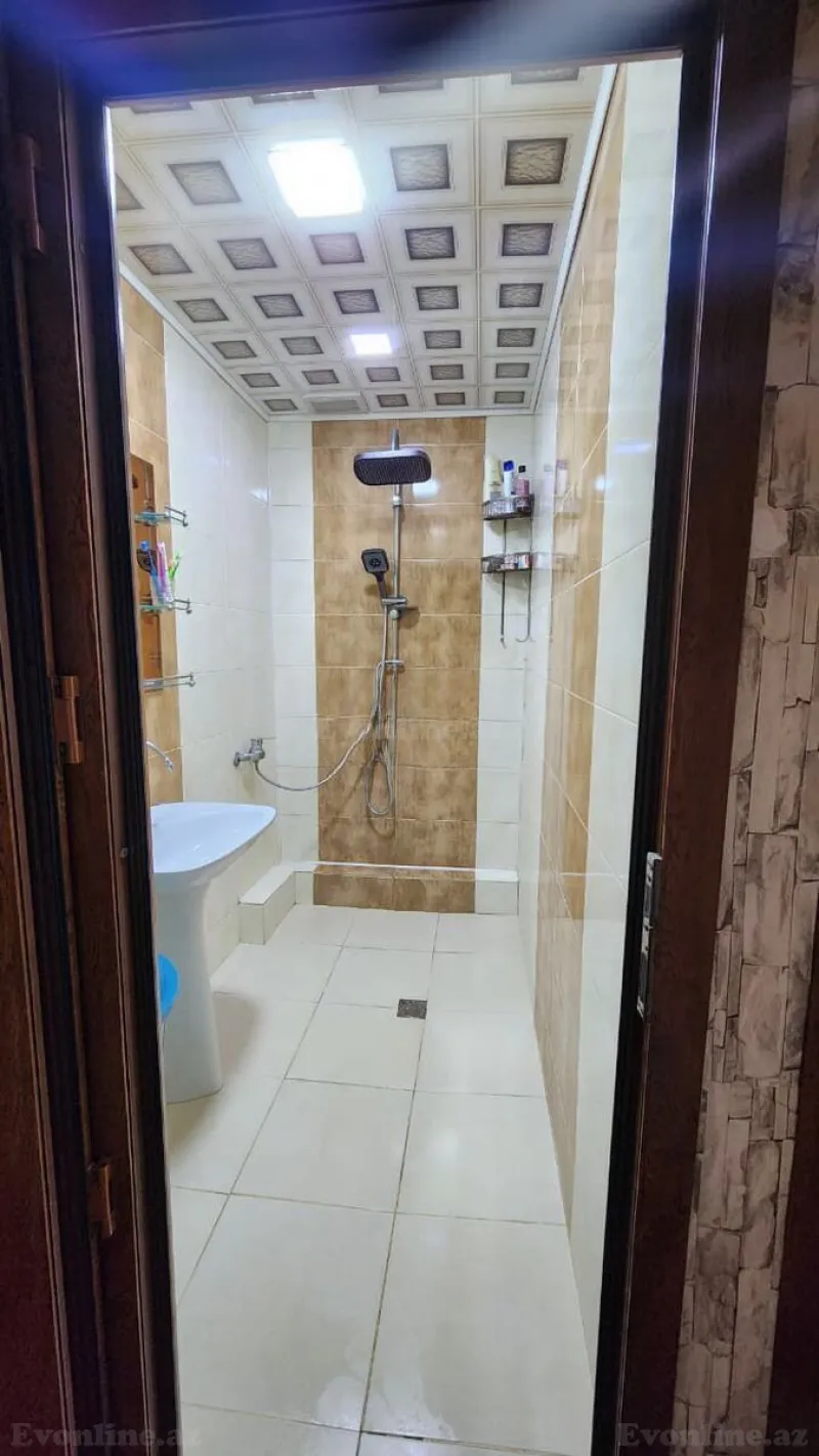 Satılır 5 otaqlı Mənzil Köhnə tikili 110 m² Bakıxanov - şəkil 13