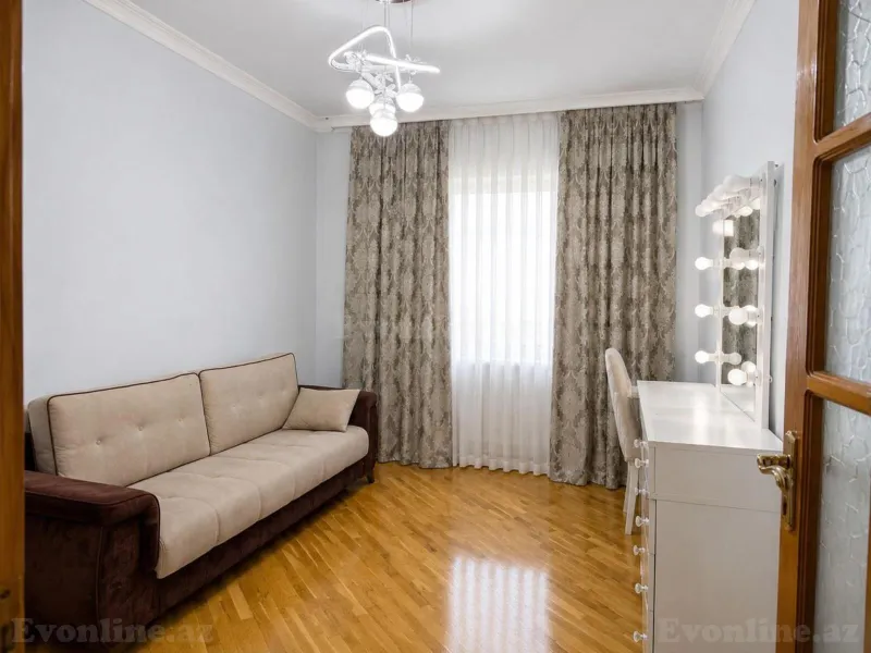 5 otaqlı Mənzil 120 m² Suraxanı r. Satılır