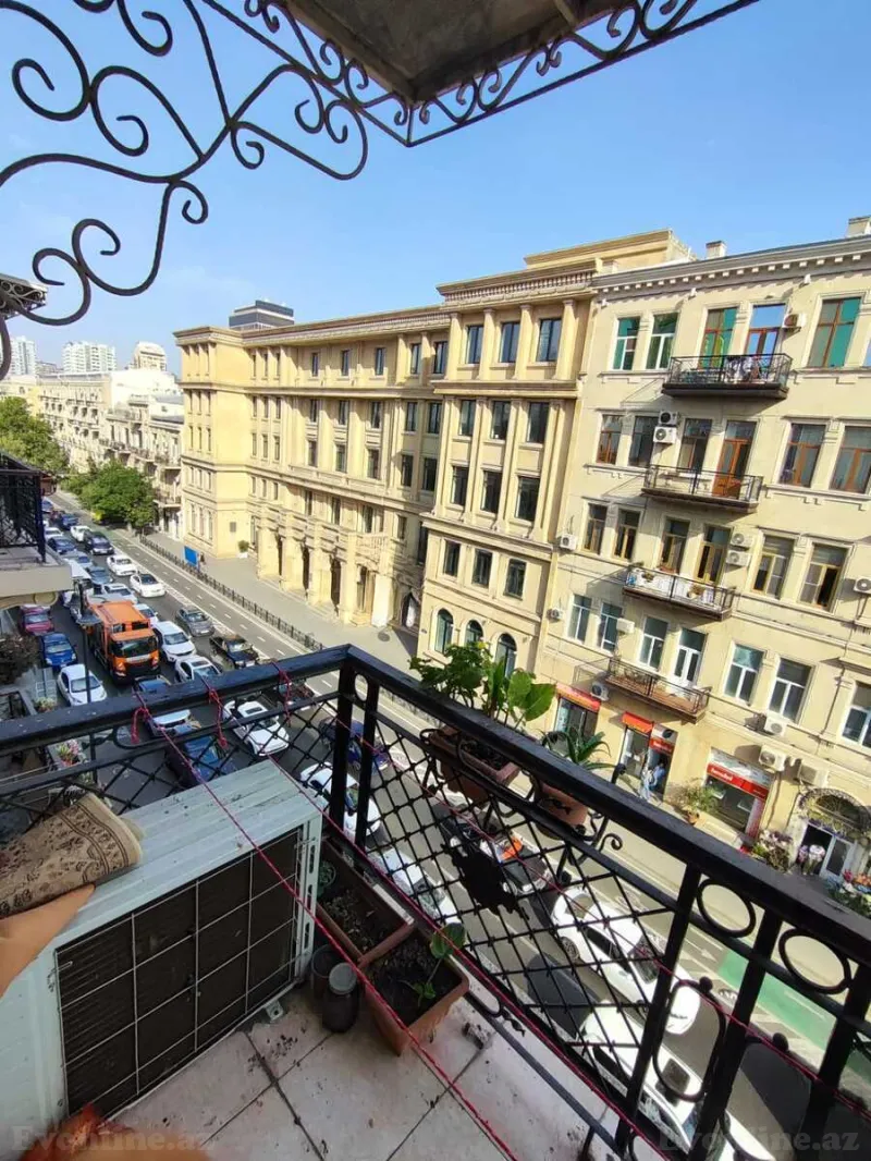 Satılır 3 otaqlı Mənzil Köhnə tikili 70 m² 28 May m. - şəkil 2