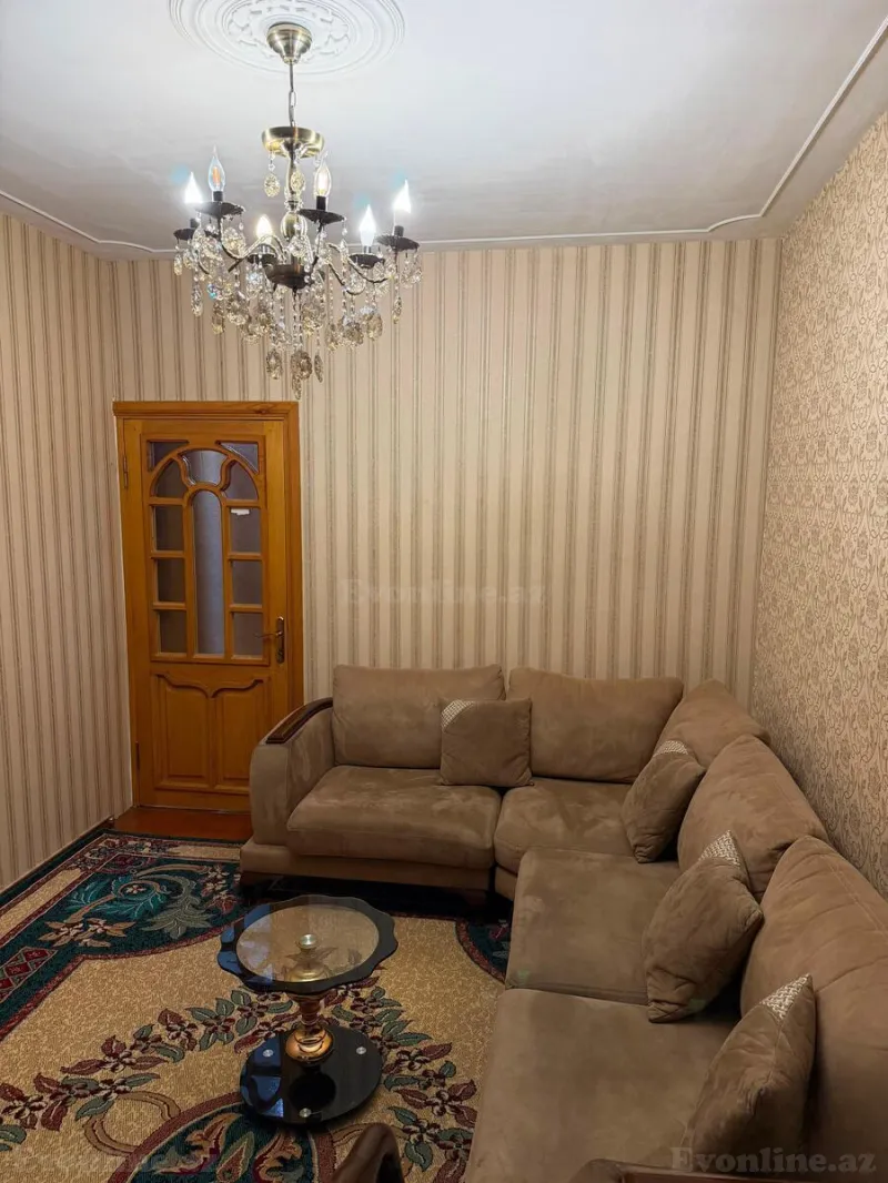 3 otaqlı Mənzil 85 m² İnşaatçılar m. Satılır
