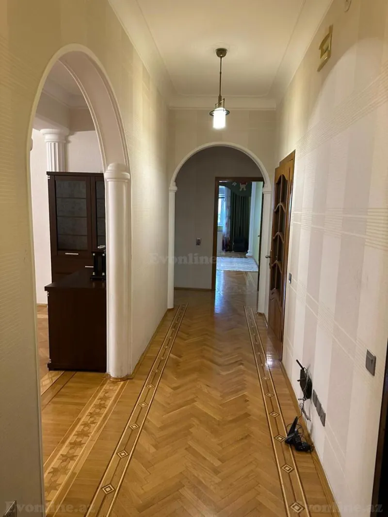 Satılır 3 otaqlı Mənzil Yeni tikili 180 m² İnşaatçılar m. - şəkil 6