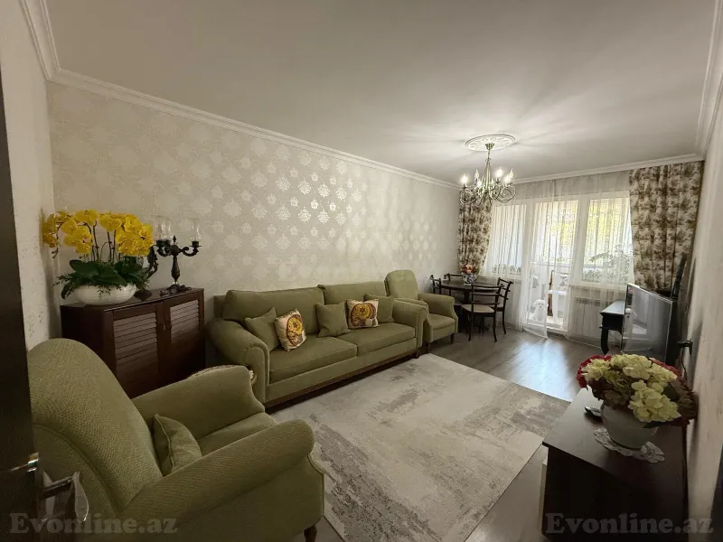 Satılır 3 otaqlı Mənzil Köhnə tikili 80 m² Xalqlar Dostluğu m.