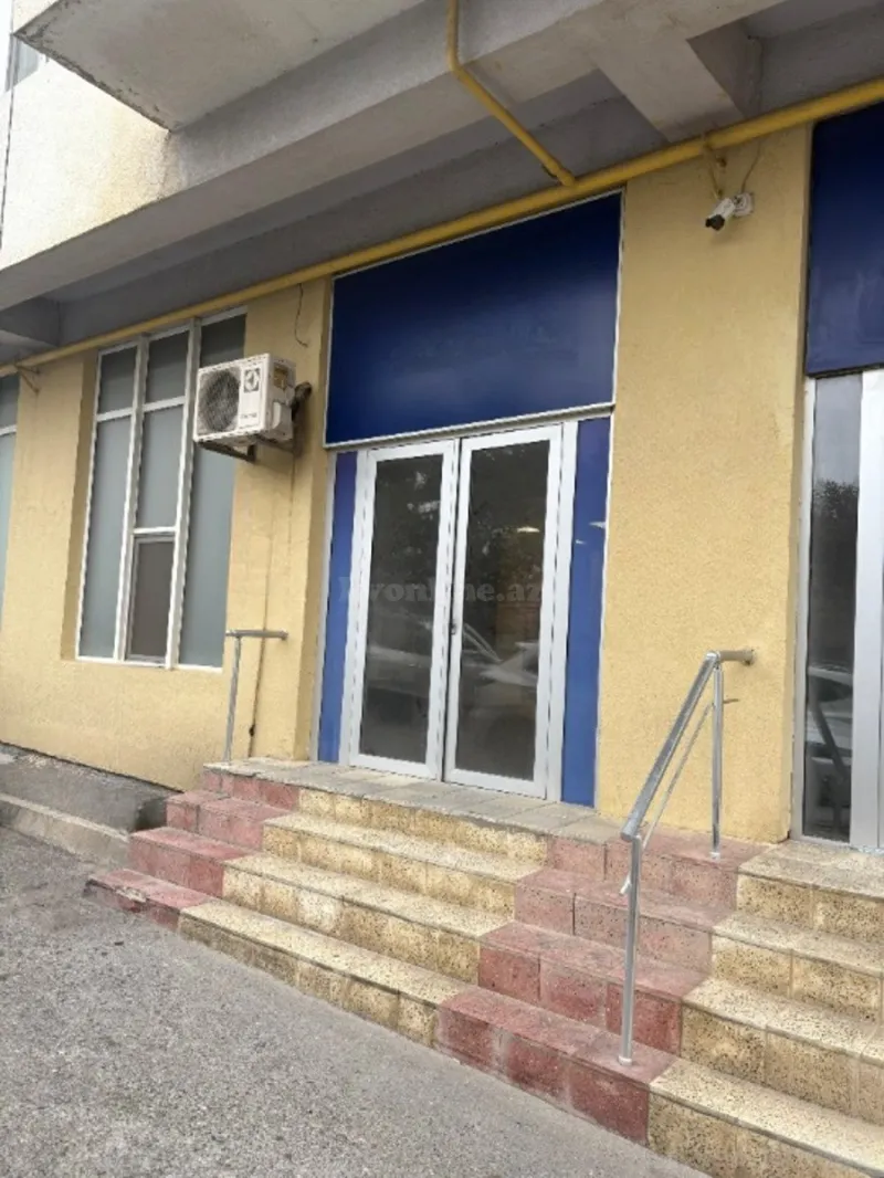 3 otaqlı Ofis 140 m² Səbail r. Satılır