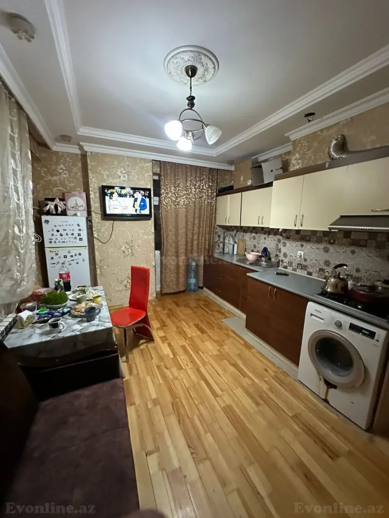 2 otaqlı Mənzil 56 m² İnşaatçılar m. Satılır