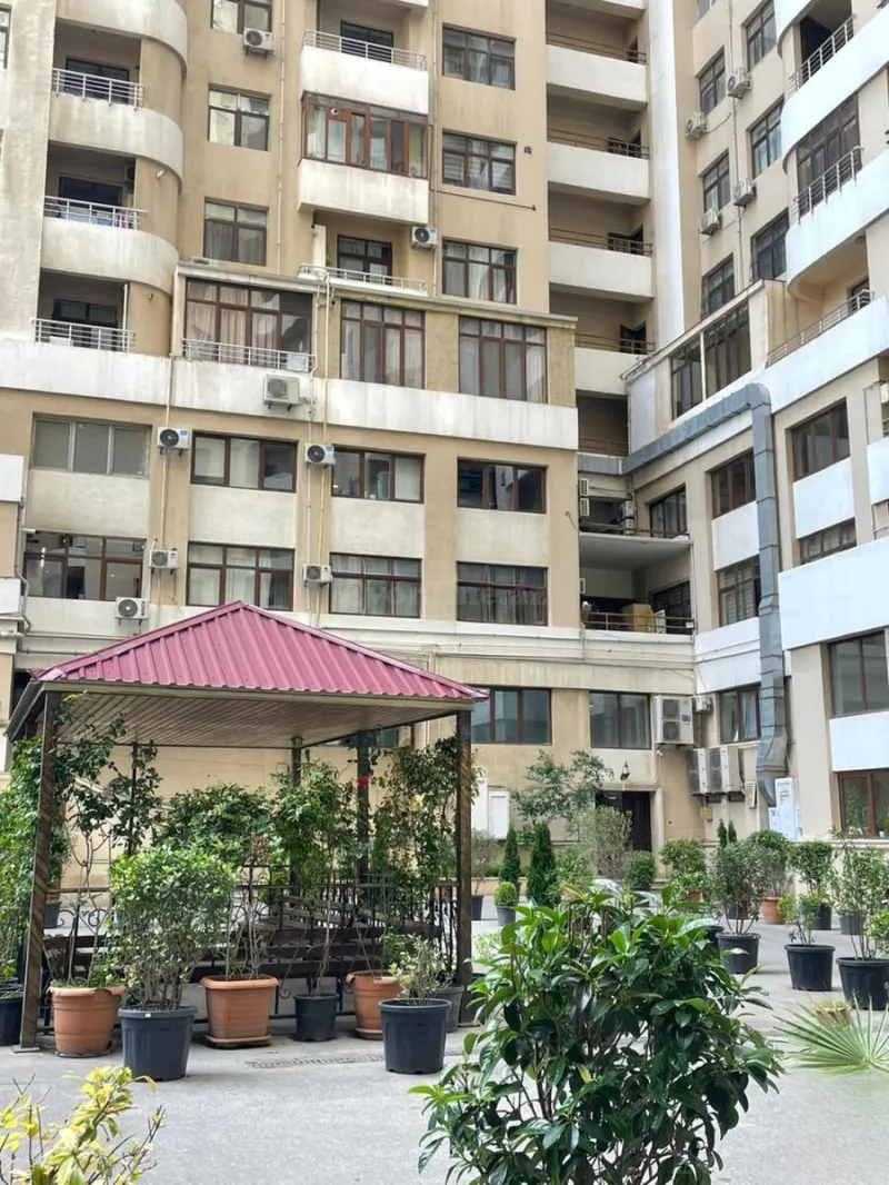 Satılır 4 otaqlı Mənzil Yeni tikili 221 m² Elmlər Akademiyası m. - şəkil 2