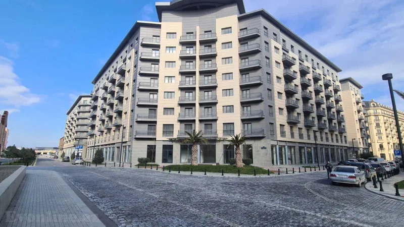 5 otaqlı Mənzil 250 m² Ağ şəhər Satılır