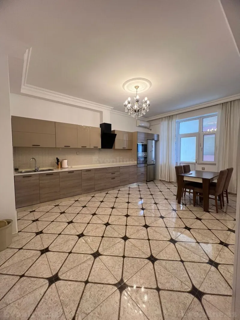 Kirayə verilir 3 otaqlı Mənzil Yeni tikili 140 m² Xətai r. - şəkil 6