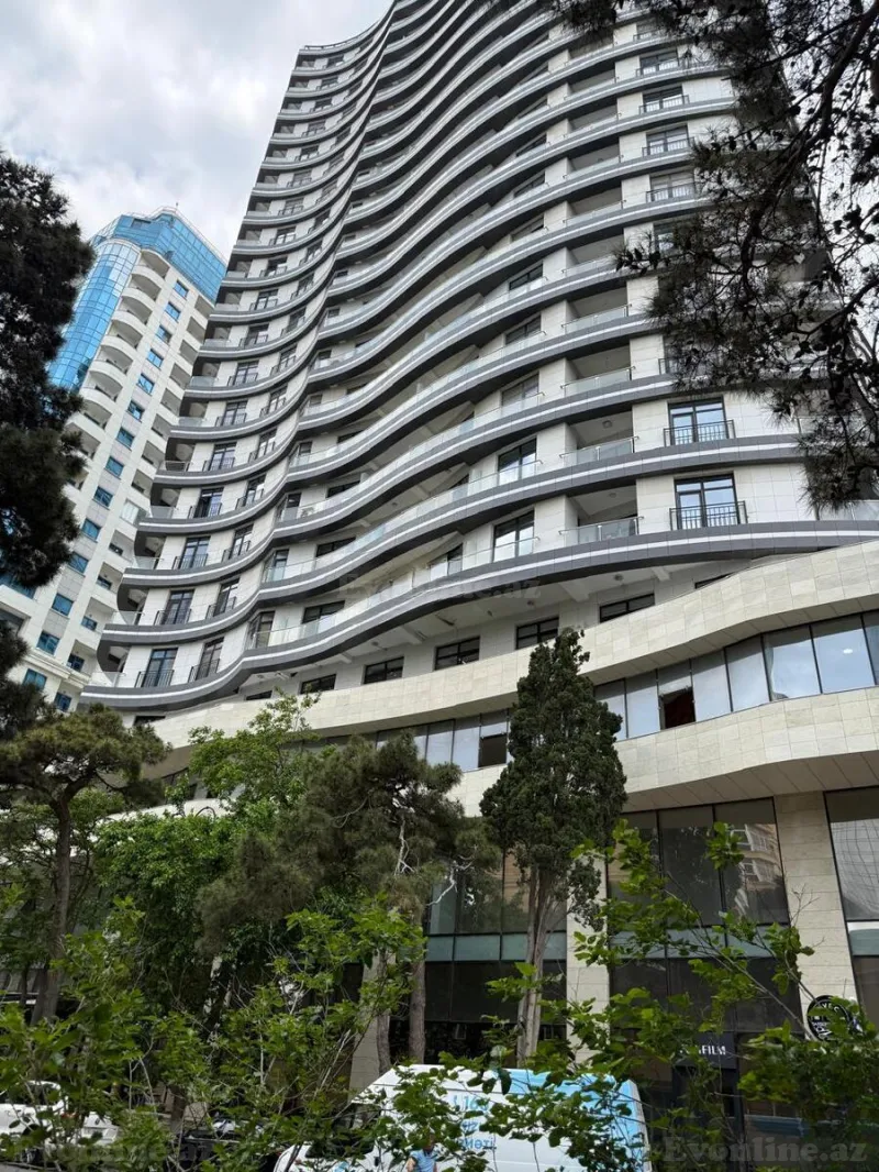 Satılır 3 otaqlı Mənzil Yeni tikili 122 m² 28 May m. - şəkil 2