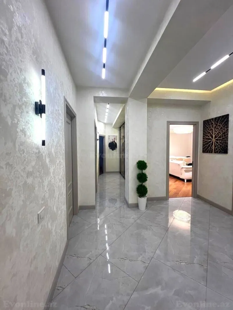 Satılır 4 otaqlı Mənzil Yeni tikili 145 m² 8 Noyabr m. - şəkil 4