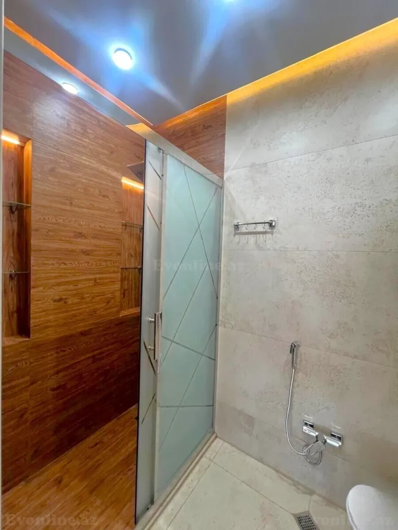 Satılır 4 otaqlı Mənzil Yeni tikili 145 m² 8 Noyabr m. - şəkil 8