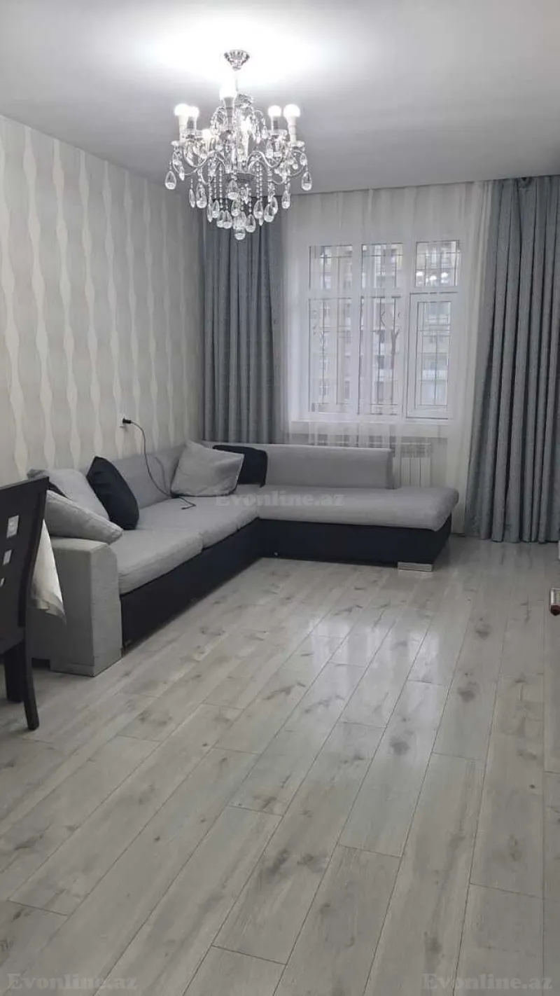 Satılır 5 otaqlı Mənzil Köhnə tikili 110 m² Həzi Aslanov m.