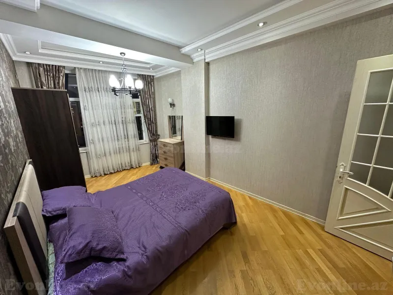 Kirayə verilir 4 otaqlı Mənzil Yeni tikili 195 m² 28 May m. - şəkil 9