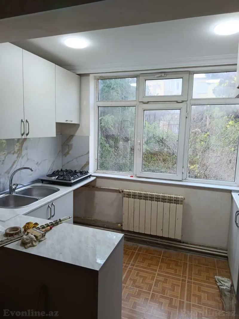 Kirayə verilir 3 otaqlı Mənzil Köhnə tikili 42 m² Neftçilər m. - şəkil 6