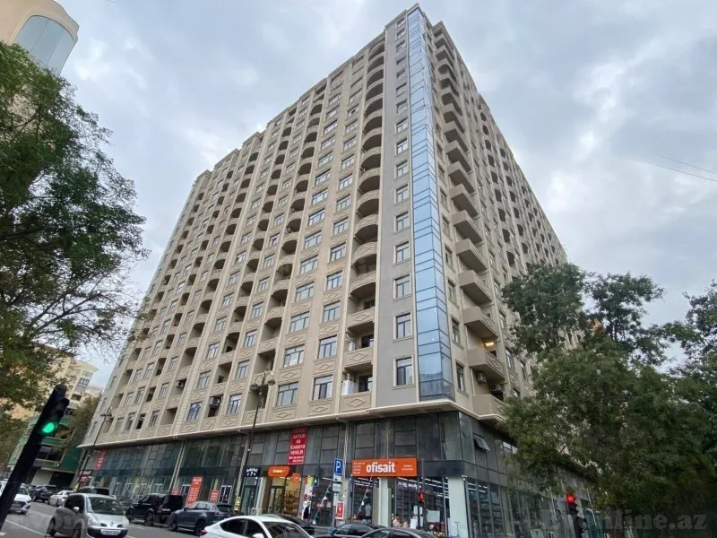 3 otaqlı Mənzil 105 m² 28 May m. Satılır