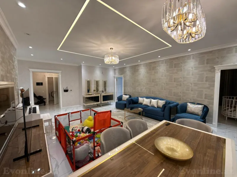 3 otaqlı Mənzil 148 m² 8 Noyabr m. Satılır