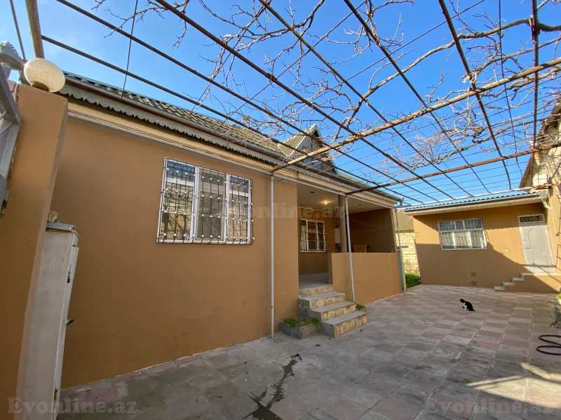 5 otaqlı Həyət evi 120 m² Əmircan Satılır