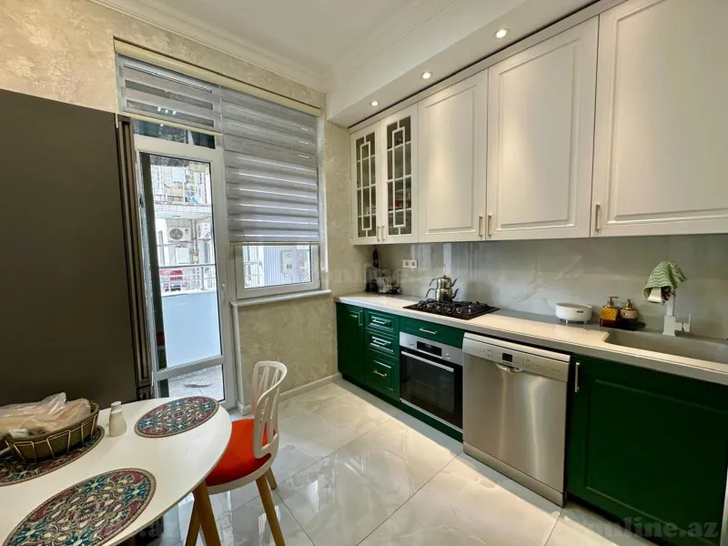 3 otaqlı Mənzil 117 m² Nizami m. Satılır